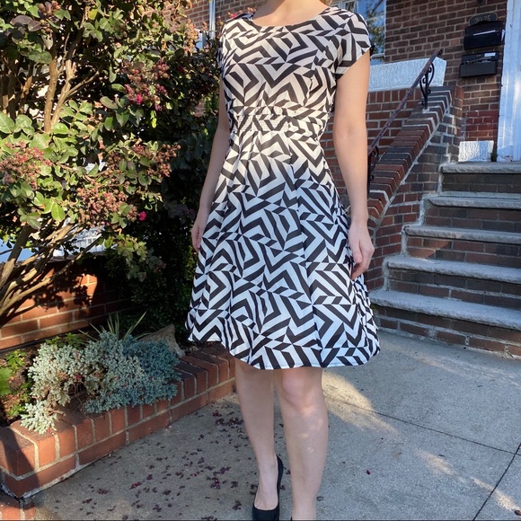 NWT Black & White Striped Dress - Picture 1 of 12